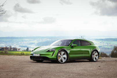  2021   タイカン   Turbo Cross Turismo   Performance Battery Plus 
